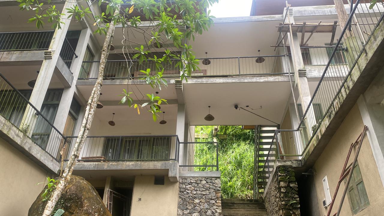 ZI81 Resort Exterior